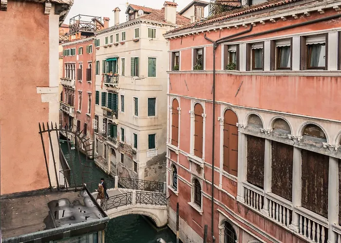 Fenice Double Canal View By Lionhost